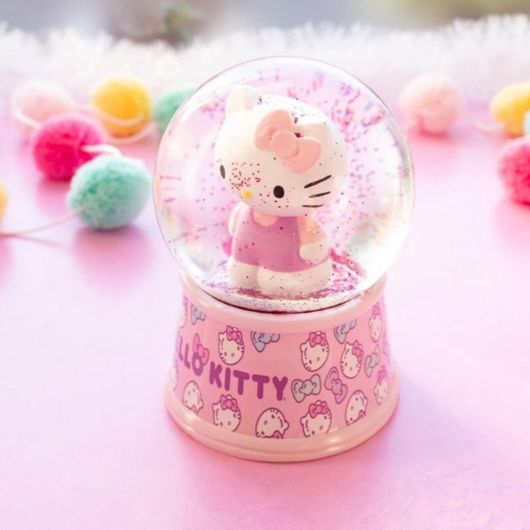 Hello Kitty 100mm Light Up Snow Globe - OVERRATED