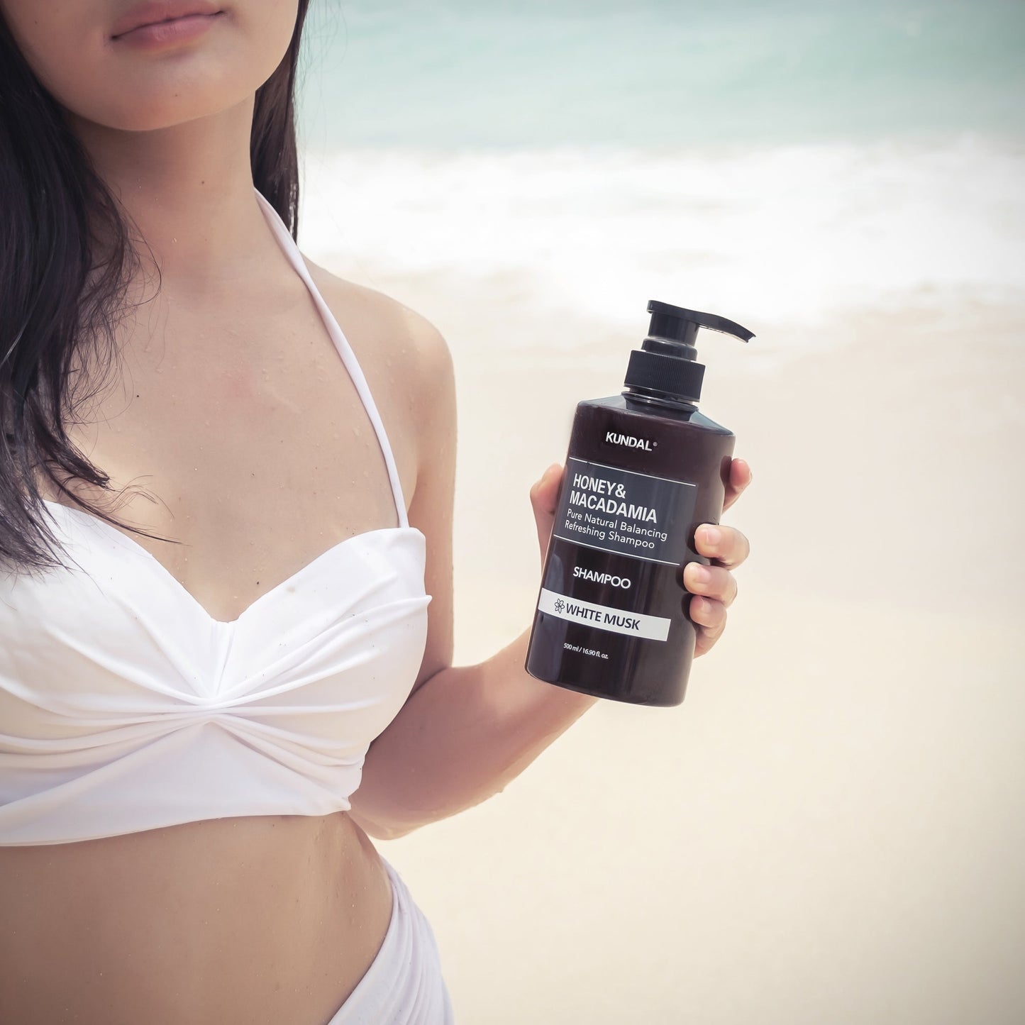 Honey & Macadamia Treatment White Musk Shampoo - OVERRATED