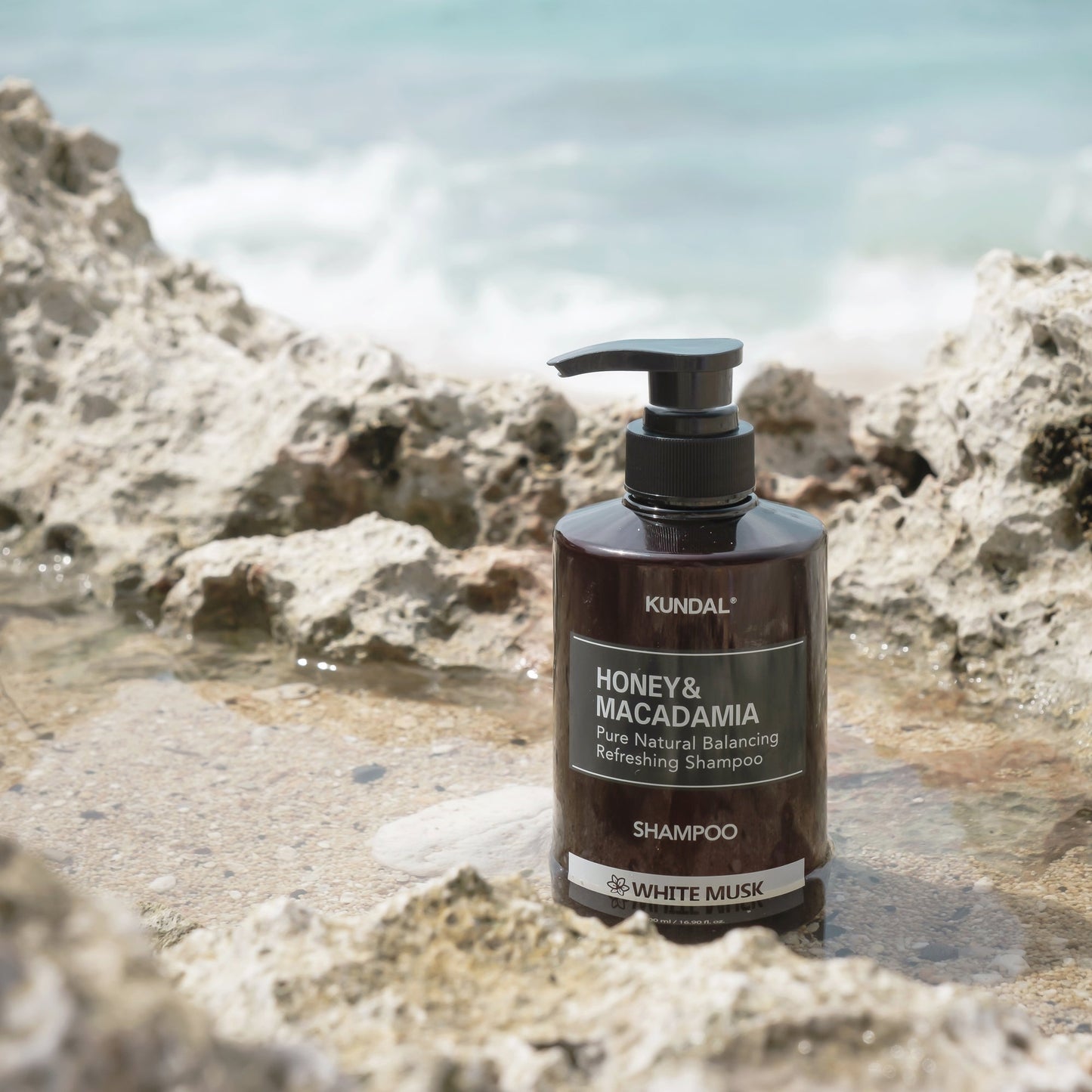 Honey & Macadamia Treatment White Musk Shampoo - OVERRATED