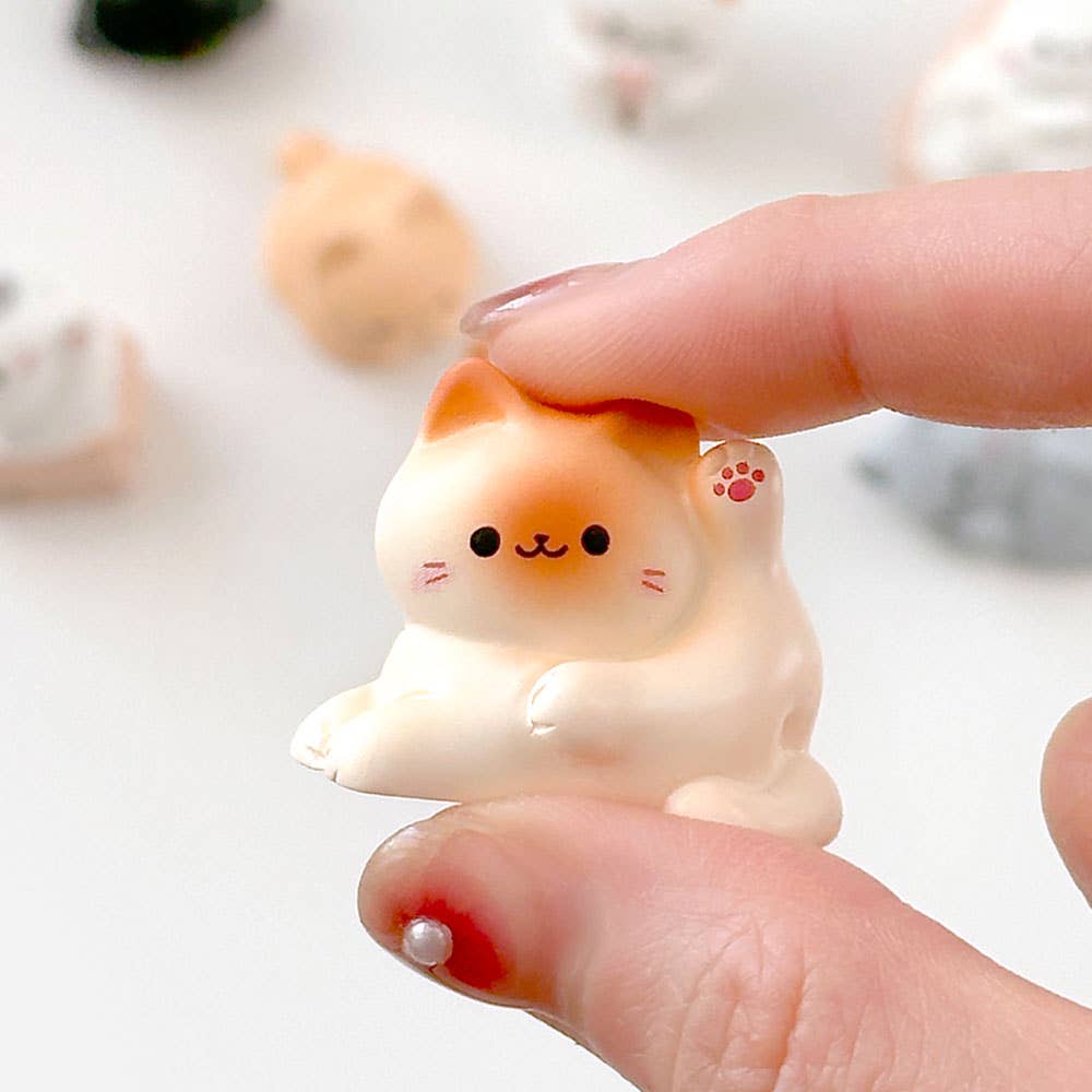 Kawaii blind box Cozy Cat miniature figure single figure close up cute pose - Overrated Korean Beauty & More