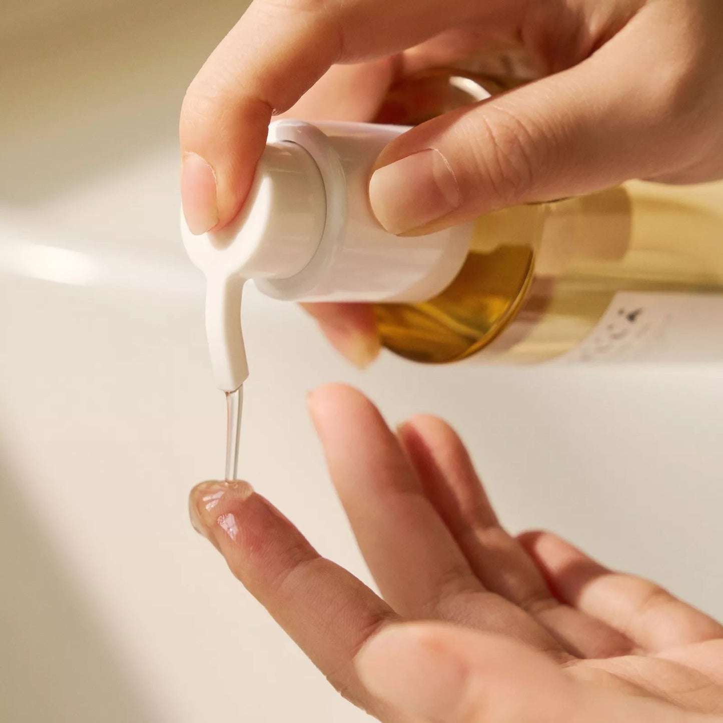 Skin1004 Madagascar Light Cleansing Oil - OVERRATED