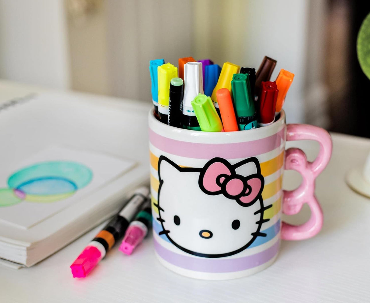 Hello Kitty 20oz Mug with Sculpted Bow Handle