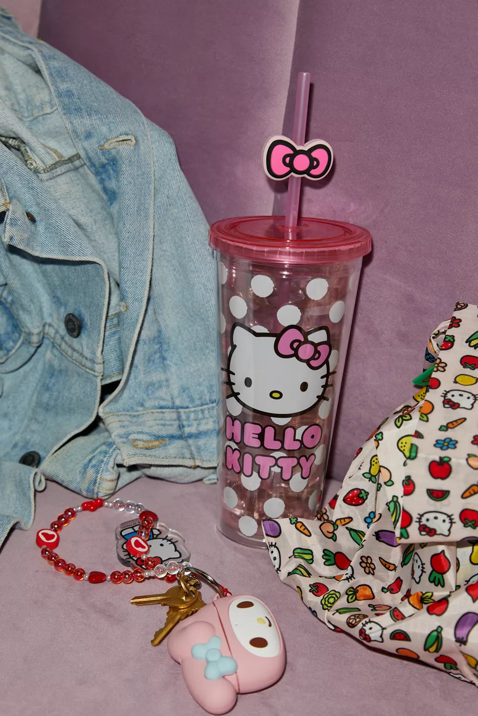 Hello Kitty Tumbler w Lid and Topper