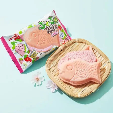 Meito Pukupuku Tai Taiyaki Strawberry Chocolate Filled Fish Shaped Monaka Wafer