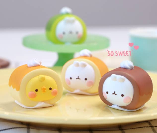 Molang Roll Cake Random Figure Box - OVERRATED