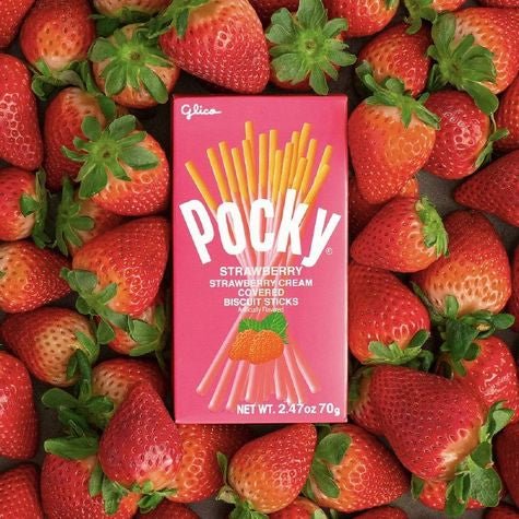 Pocky regular size strawberry - OVERRATED