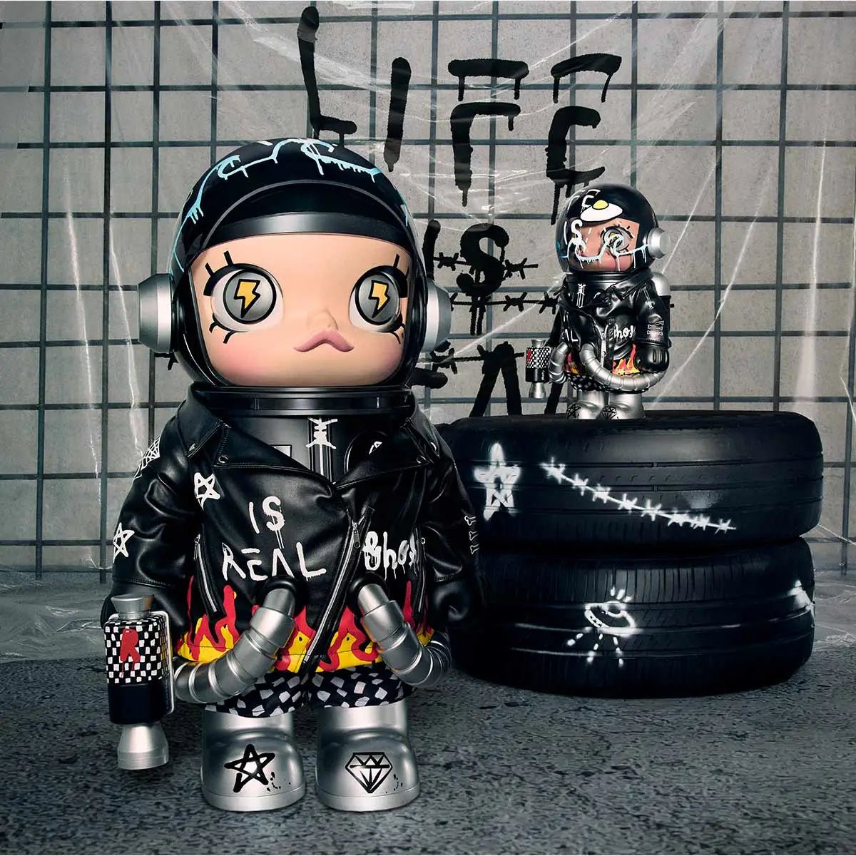 Pop Mart MEGA SPACE MOLLY 400% Limited Edition Trevor Andrew Figure - OVERRATED