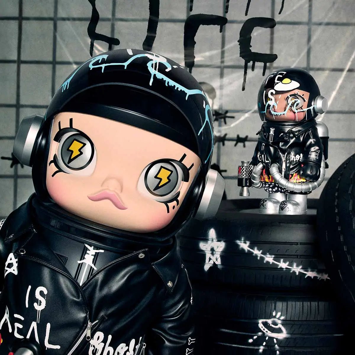 Pop Mart MEGA SPACE MOLLY 400% Limited Edition Trevor Andrew Figure - OVERRATED