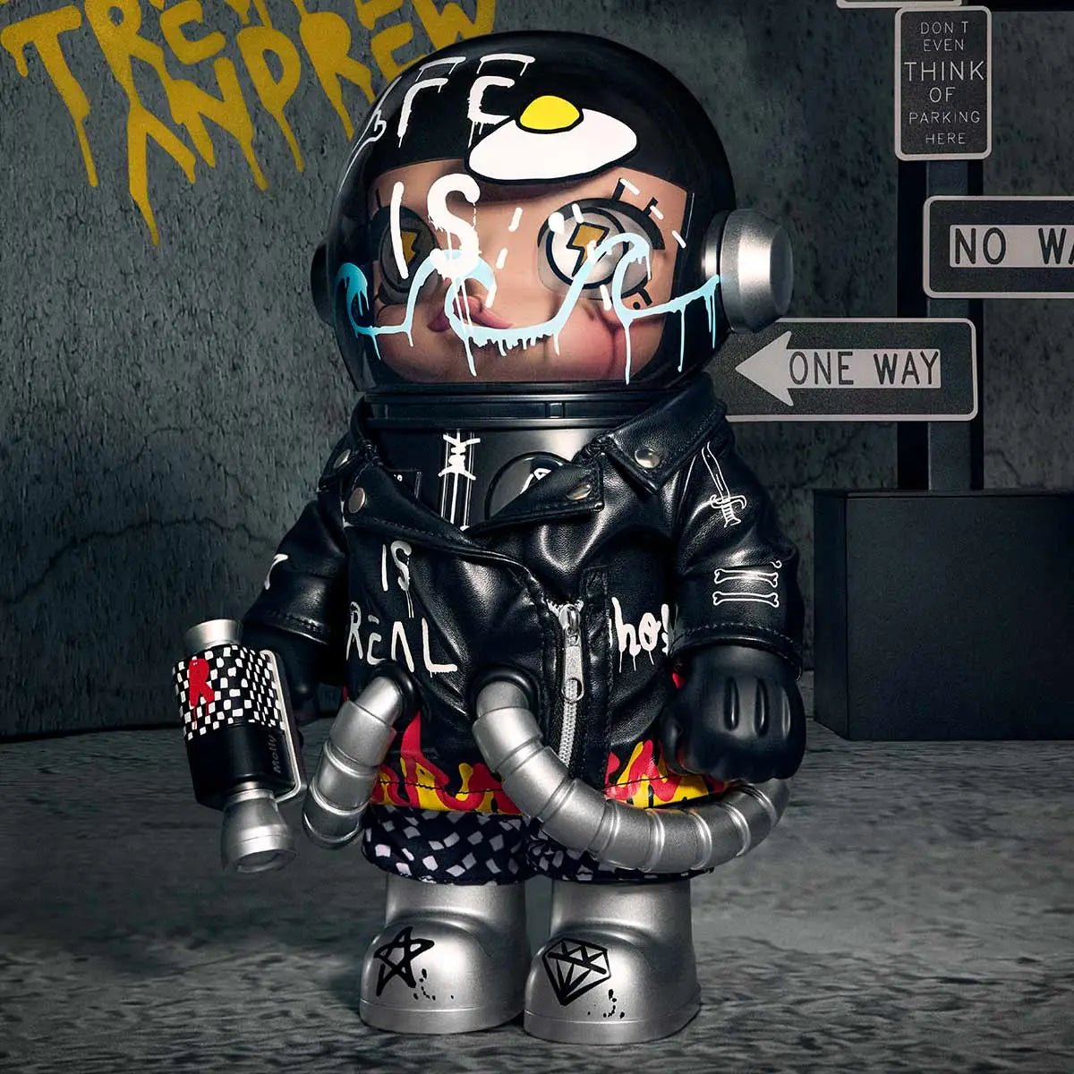 Pop Mart MEGA SPACE MOLLY 400% Limited Edition Trevor Andrew Figure - OVERRATED